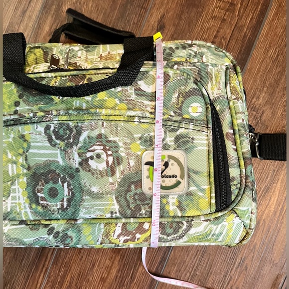 Volcano duffle, gym, overnight, or travel bag. In like new condition! Green. - Picture 15 of 16